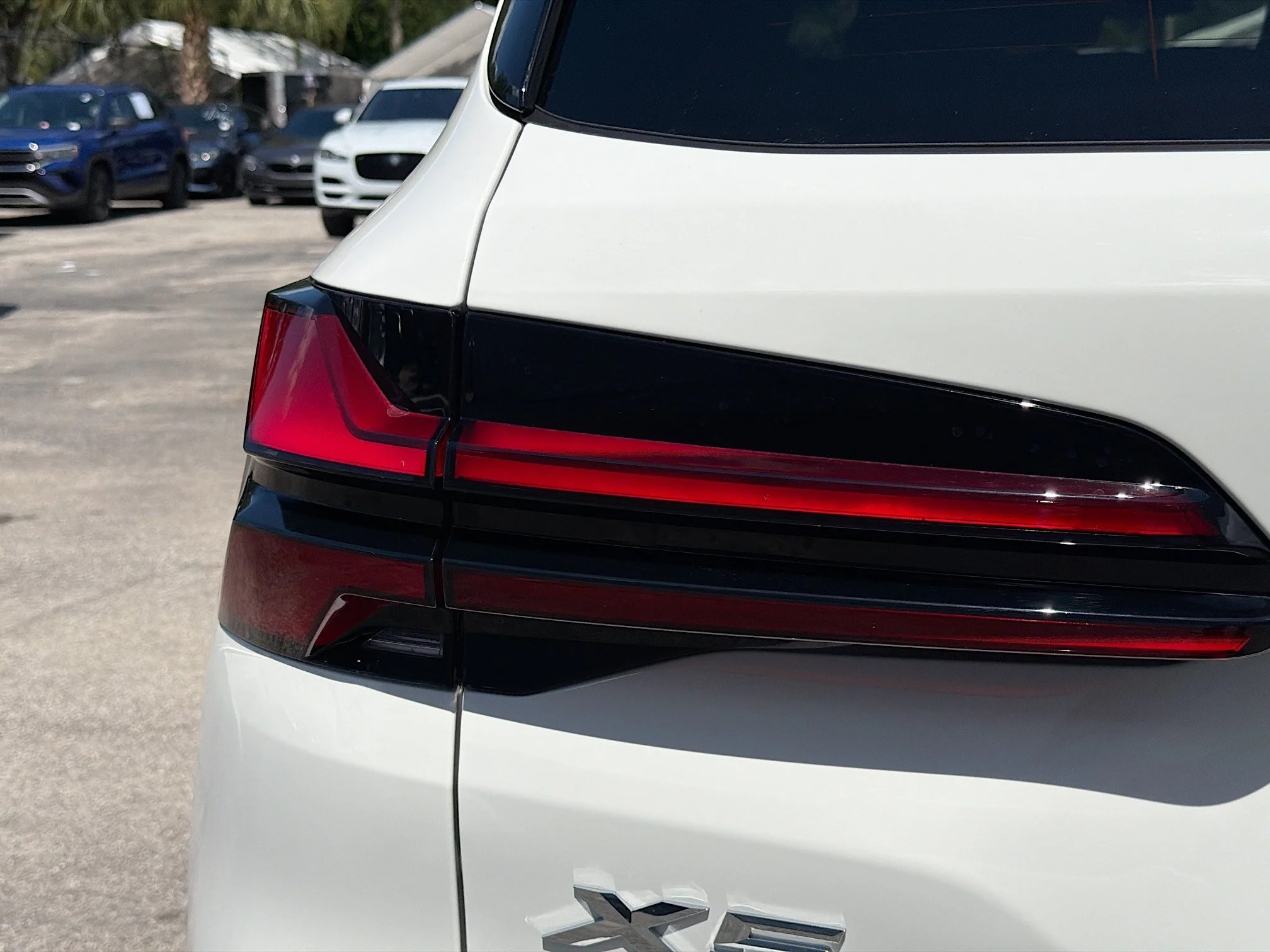 New 2026 Alpine White BMW xDrive40i image 10