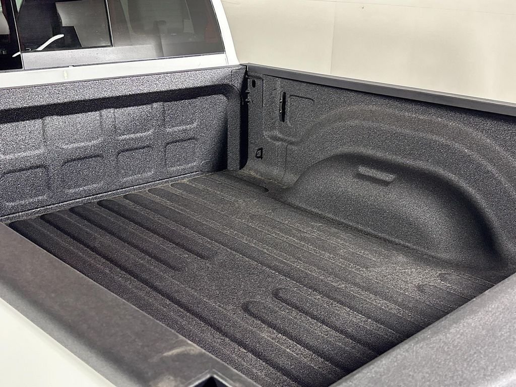 New 2026 Bright White Clear-Coat Exterior Paint RAM Laramie image 21