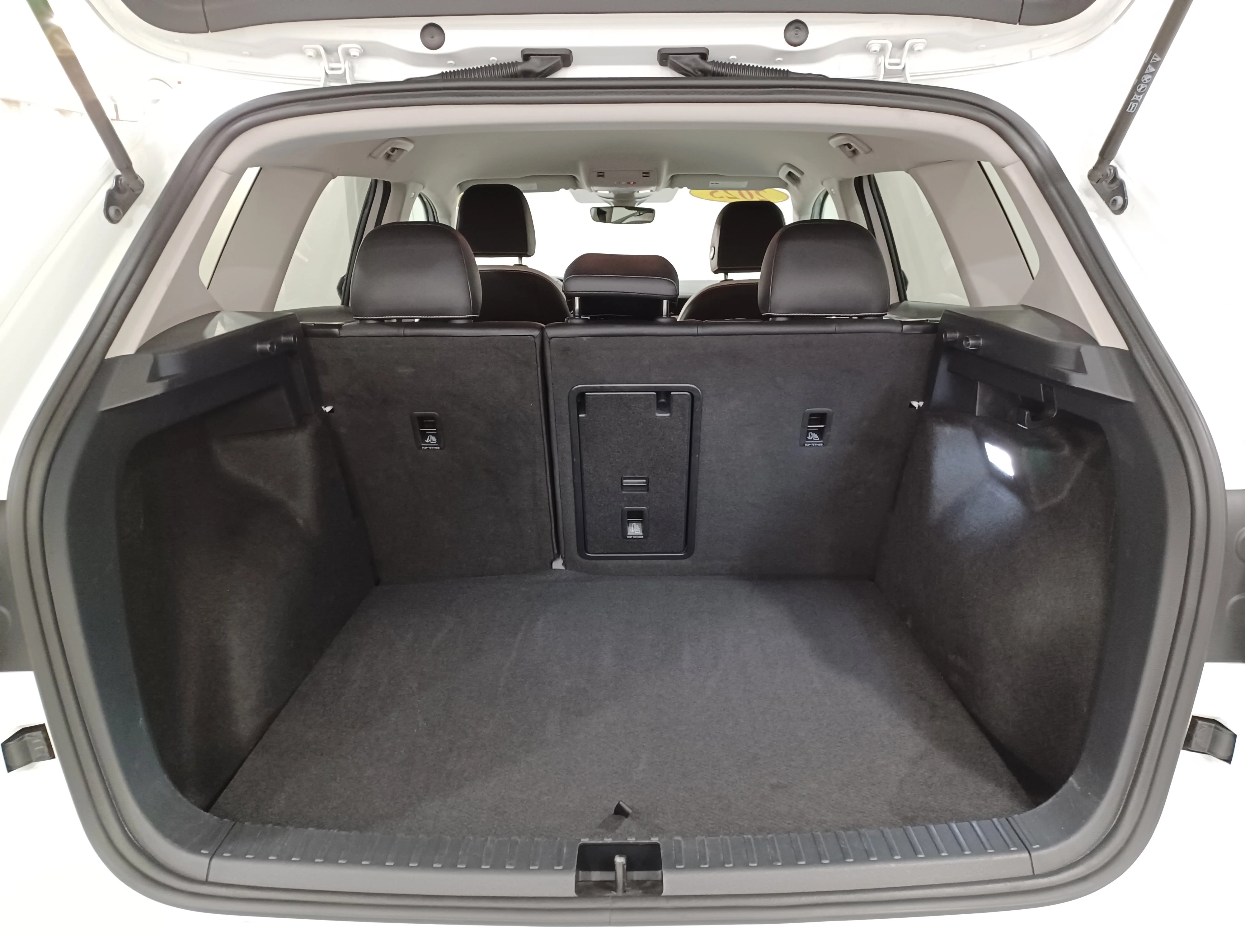 Certified Used 2025 Pure White Volkswagen Comfortline 4Motion*Adaptive Cruise | Remote Start | Htd Seats | Htd Wheel | Blind Spot Detection image 22