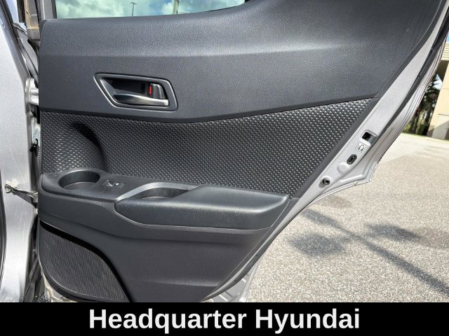 Used 2018 Silver Toyota XLE image 16