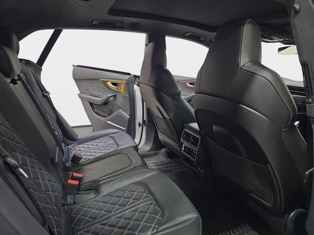 Used 2023  Audi 4.0T Prestige image 13