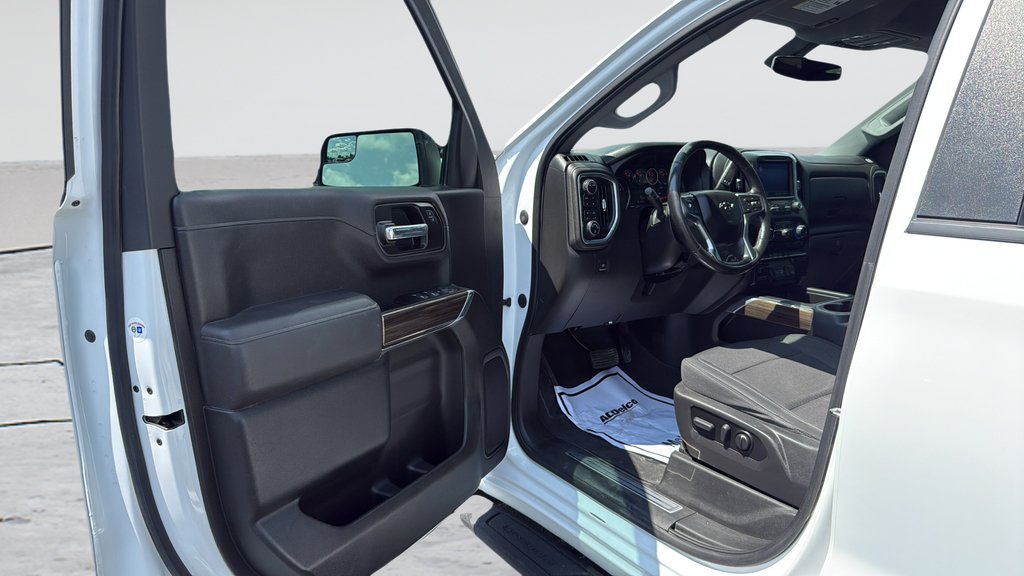 Used 2021 SUMMIT WHITE Chevrolet LT Trail Boss image 24