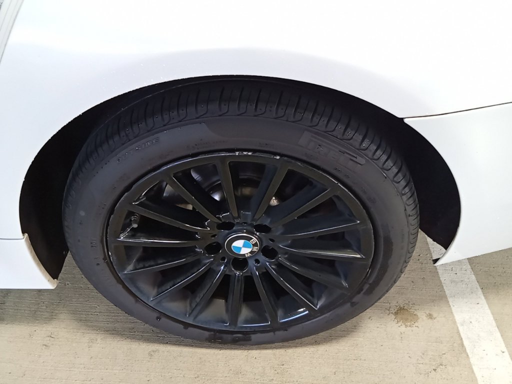 Used 2013 Alpine White BMW 550i image 16