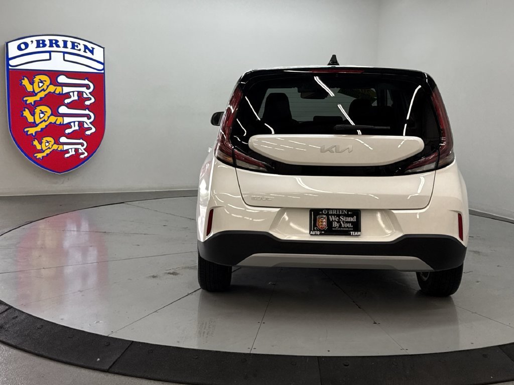 Used 2025 Snow White Pearl Kia LX image 11