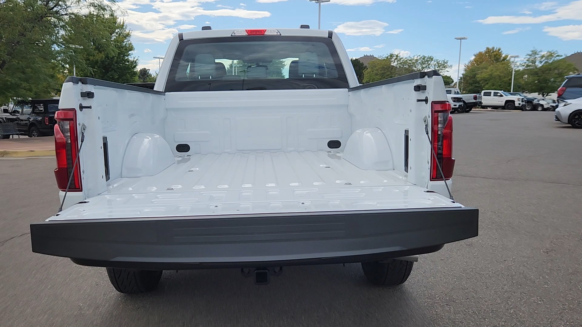 New 2026 Oxford White Ford XL image 39