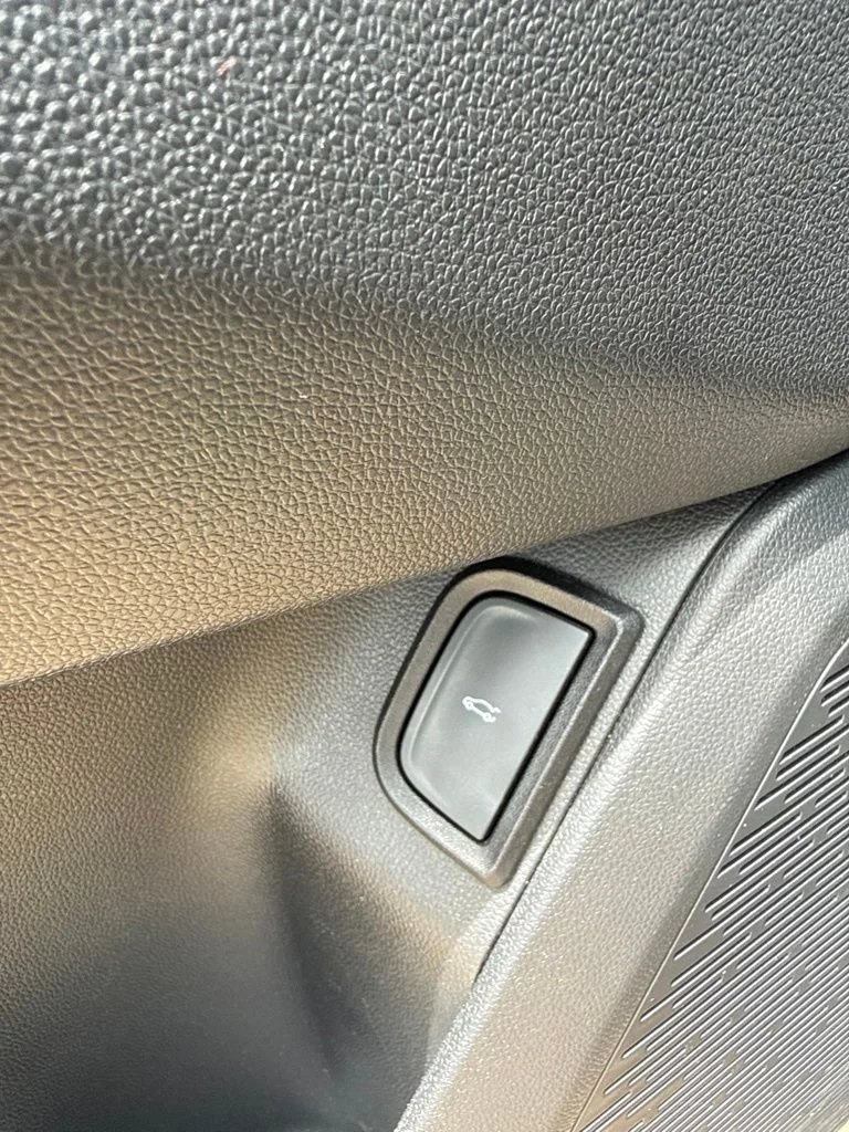 Used 2025 Black Chevrolet LT image 6