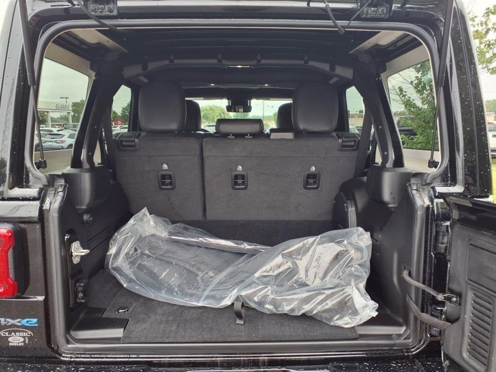 Used 2024 Black Clearcoat Jeep High Altitude image 23