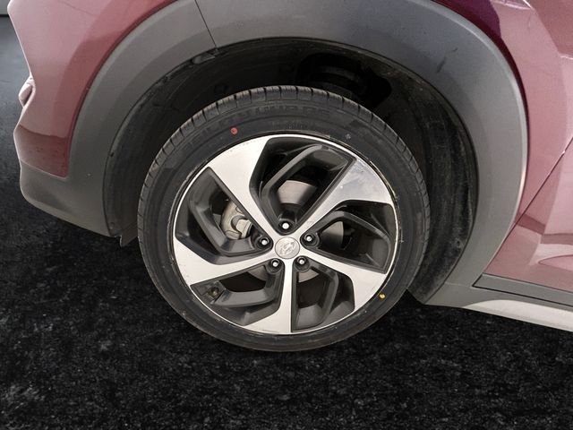 Used 2017 Red Hyundai Limited image 27