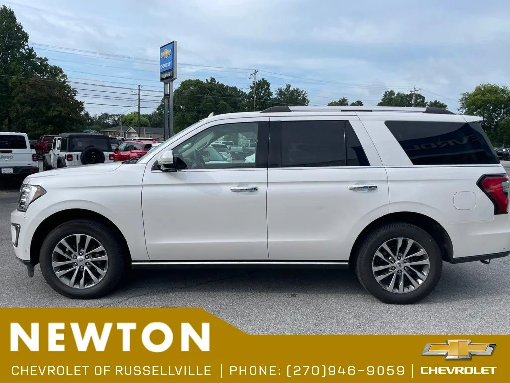 Used 2018 White Ford Limited image 16
