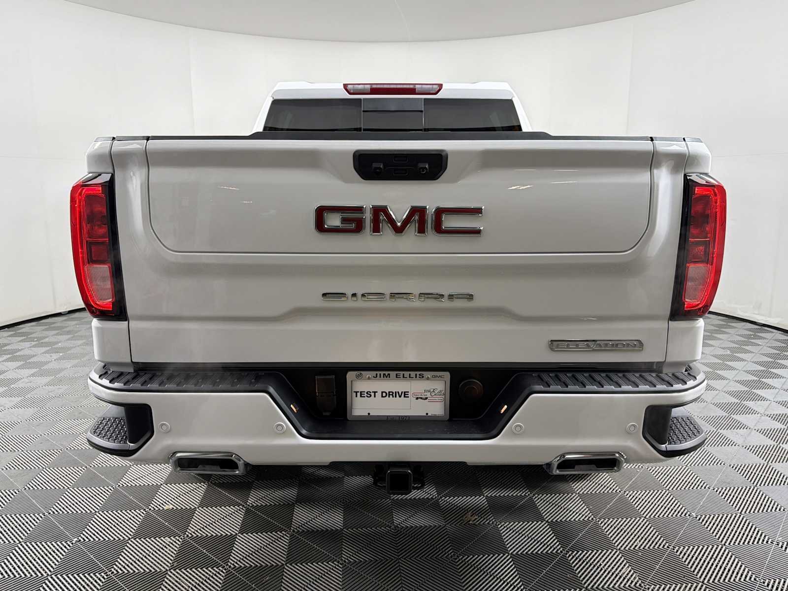 New 2026 Summit White GMC Elevation image 5