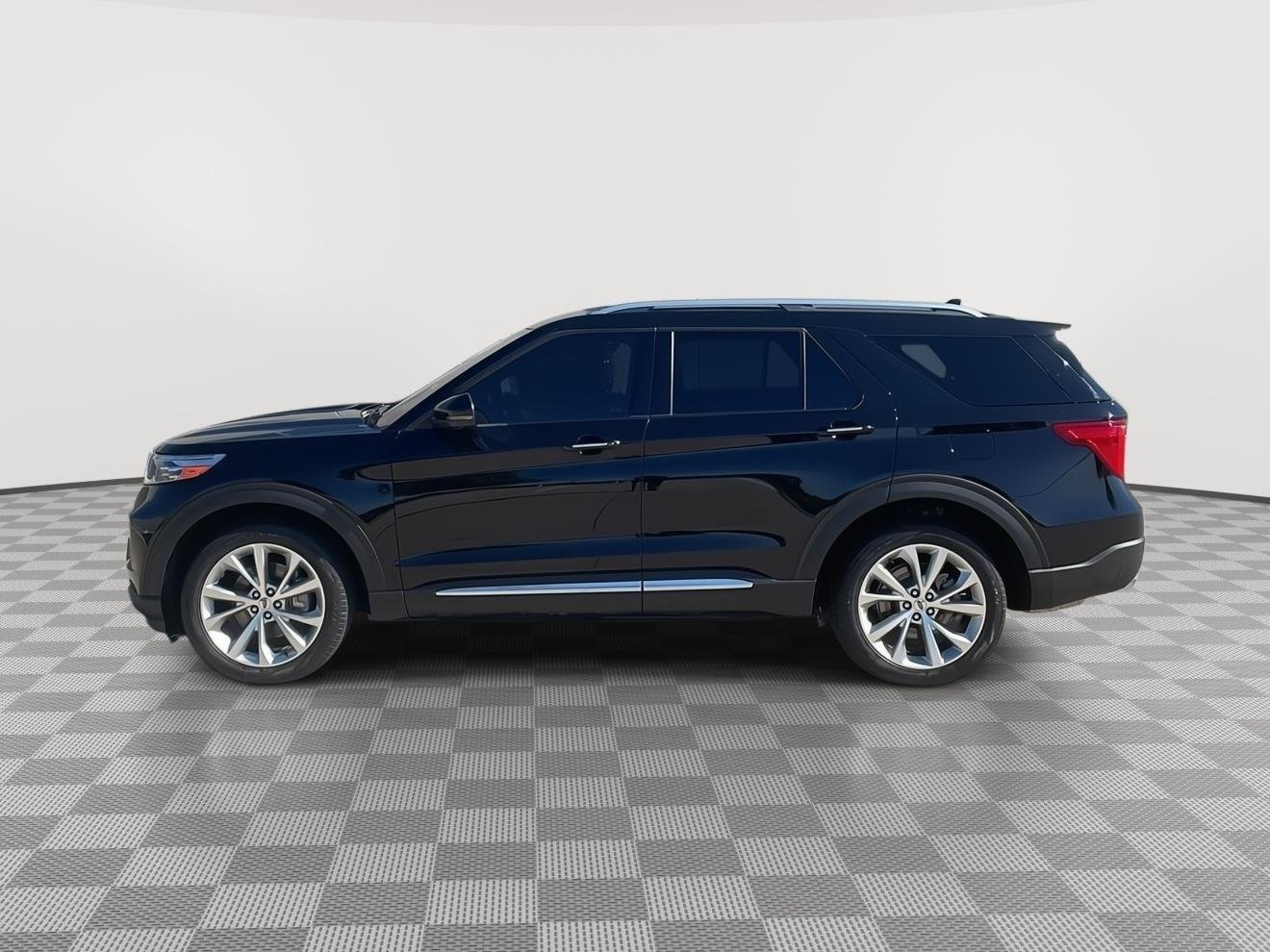 Certified Used 2023 Agate Black Metallic Ford Platinum image 6