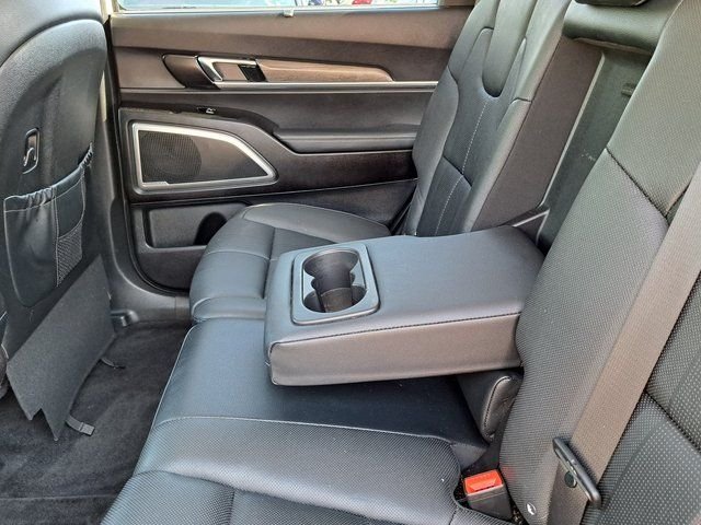 Used 2020 White Kia EX image 28