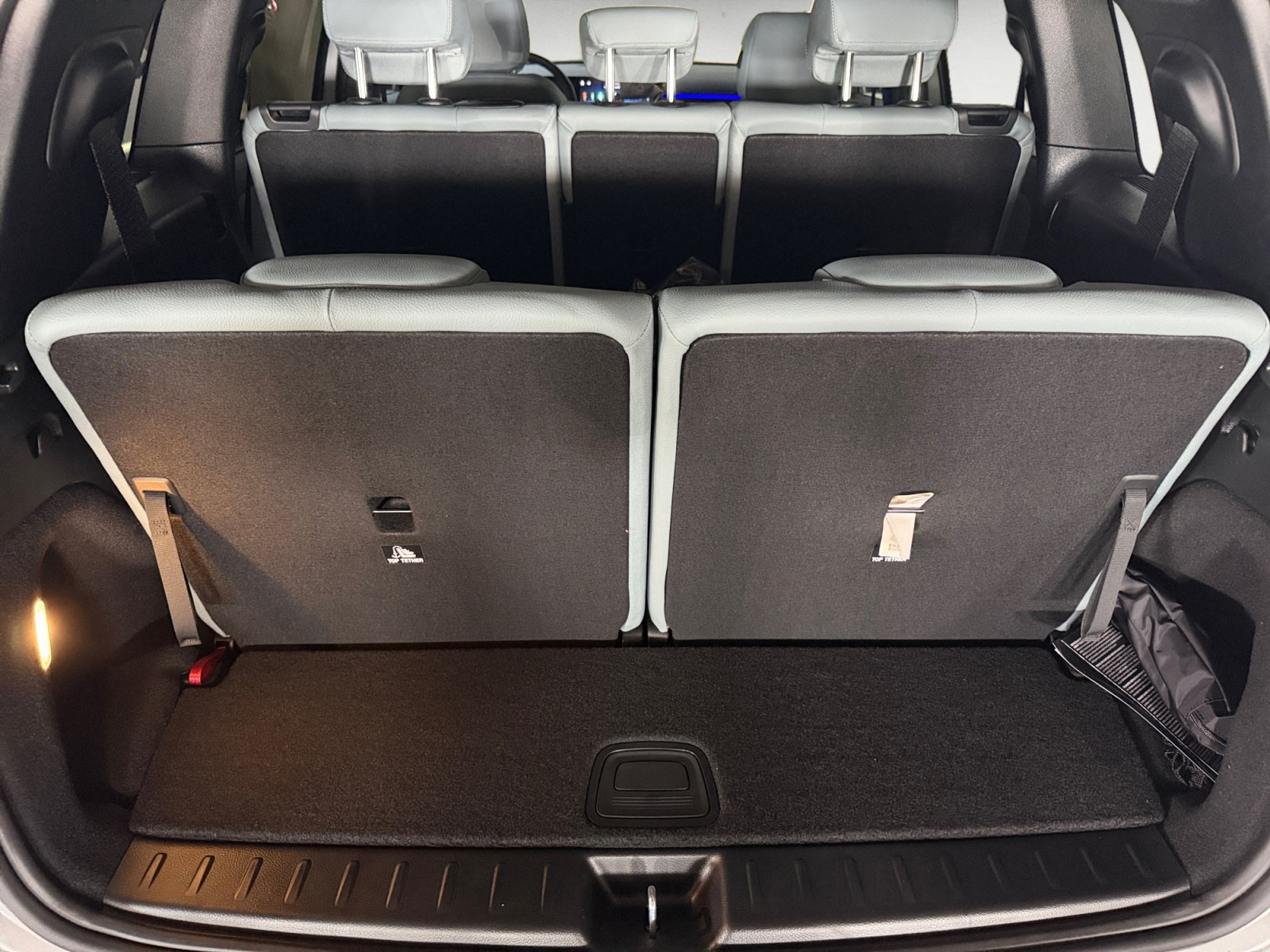 New 2026 Cirrus Silver Metallic Mercedes-Benz GLB 250 image 19