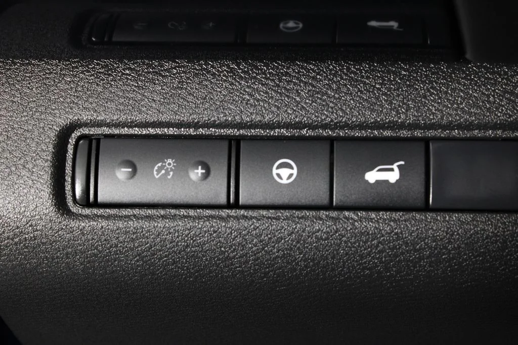 2025 Nissan Pathfinder SV - Photo 25