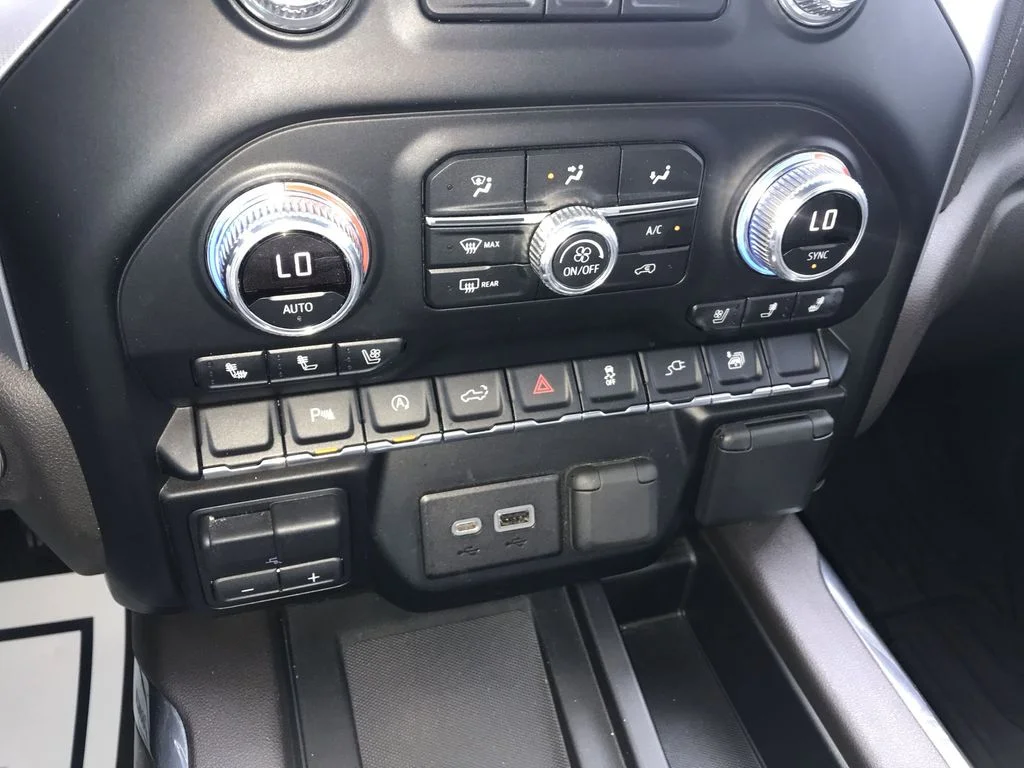 Used 2019 White GMC SLT image 19