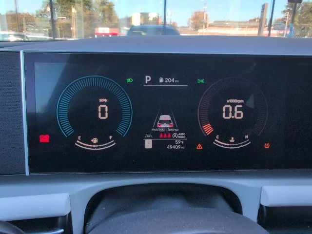 Used 2025 White Hyundai SEL image 20