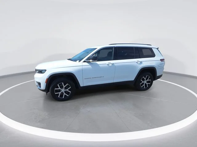 Used 2023 White Jeep Limited image 4
