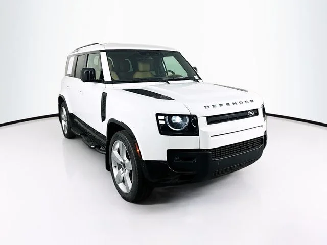 New 2026 White Land Rover X-Dynamic SE image 3