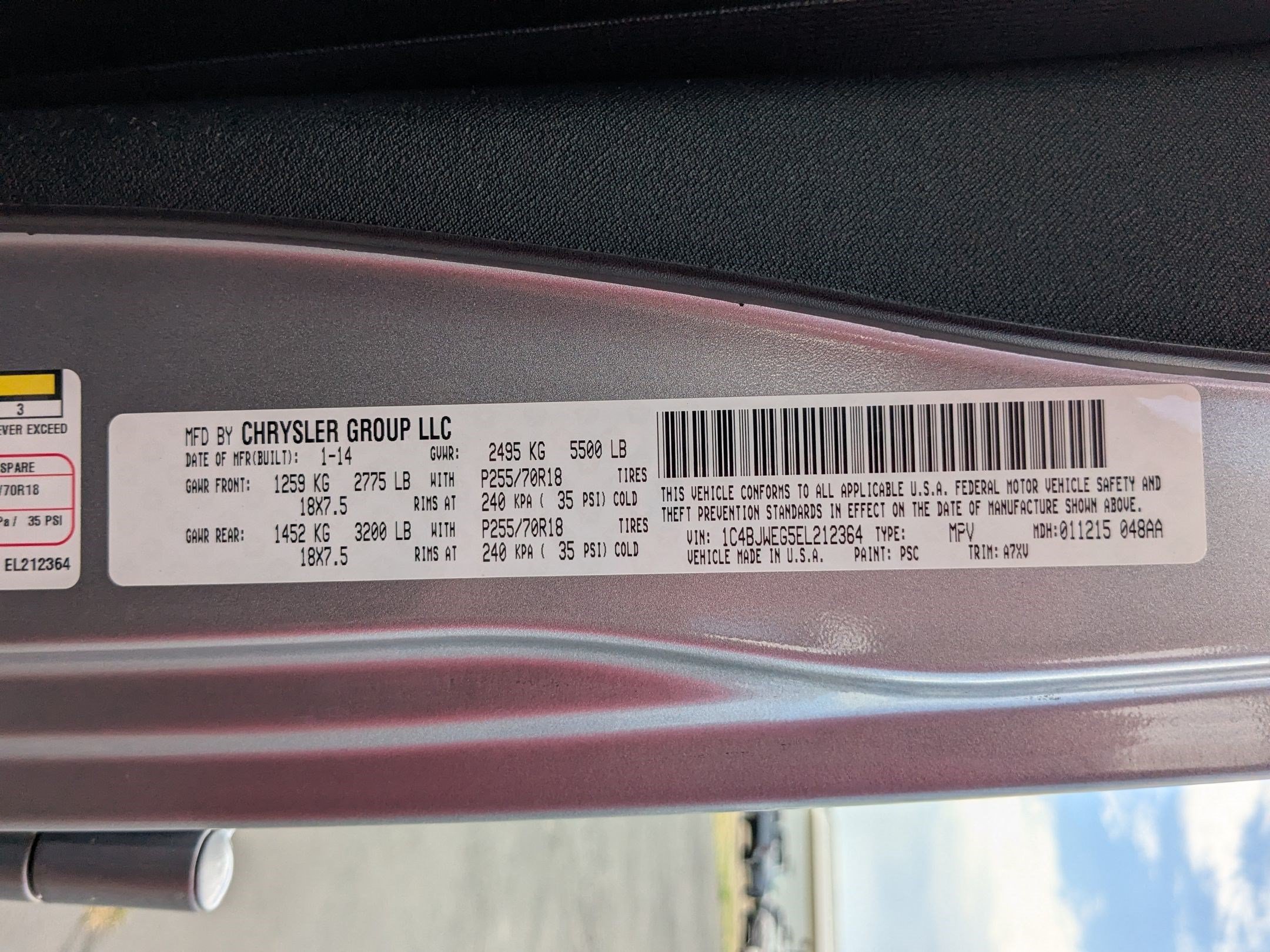 Used 2014 Billet Metallic Clearcoat Jeep Sahara image 37
