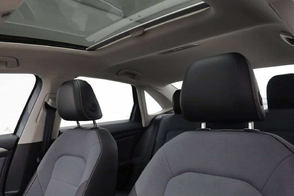 New 2027 Platinum Grey Volkswagen 1.5T SE image 13