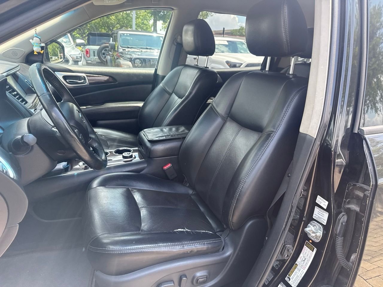 Used 2015 Black Nissan SL image 7