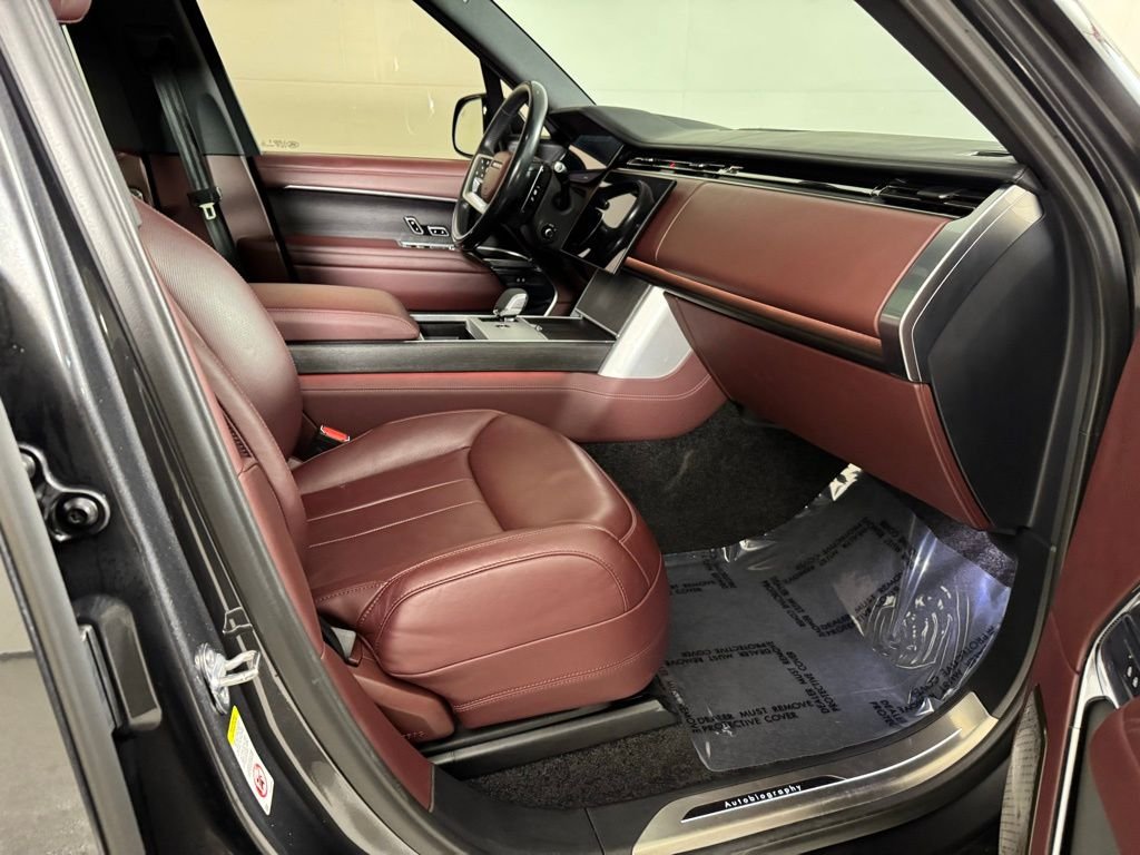 Used 2024 Carpathian Gray Premium Metallic Land Rover Autobiography image 33