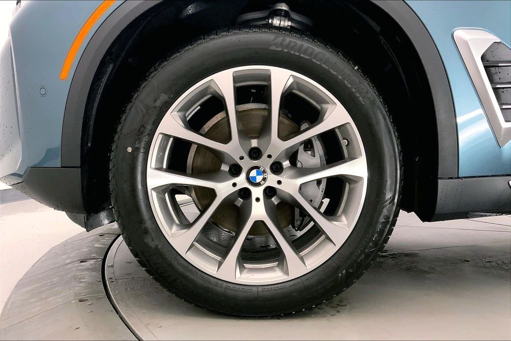 Used 2026 Blue Ridge Mountain Metallic BMW  image 9