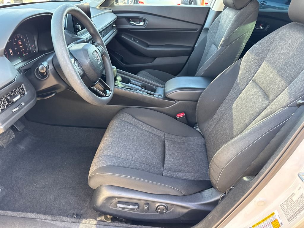 Used 2024 White Honda EX image 22