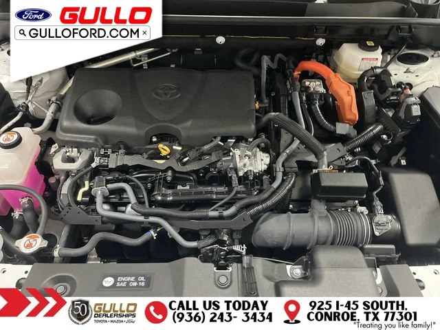 Used 2025 Ice Toyota XLE image 30