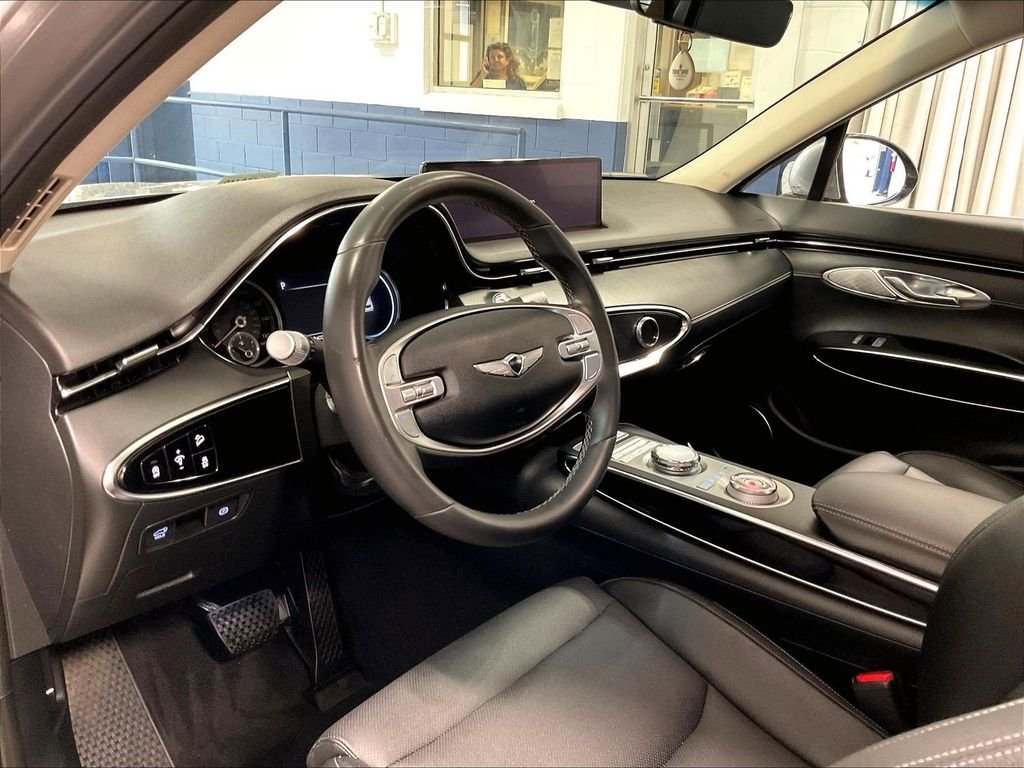 Used 2025 Silver Genesis 2.5T image 8
