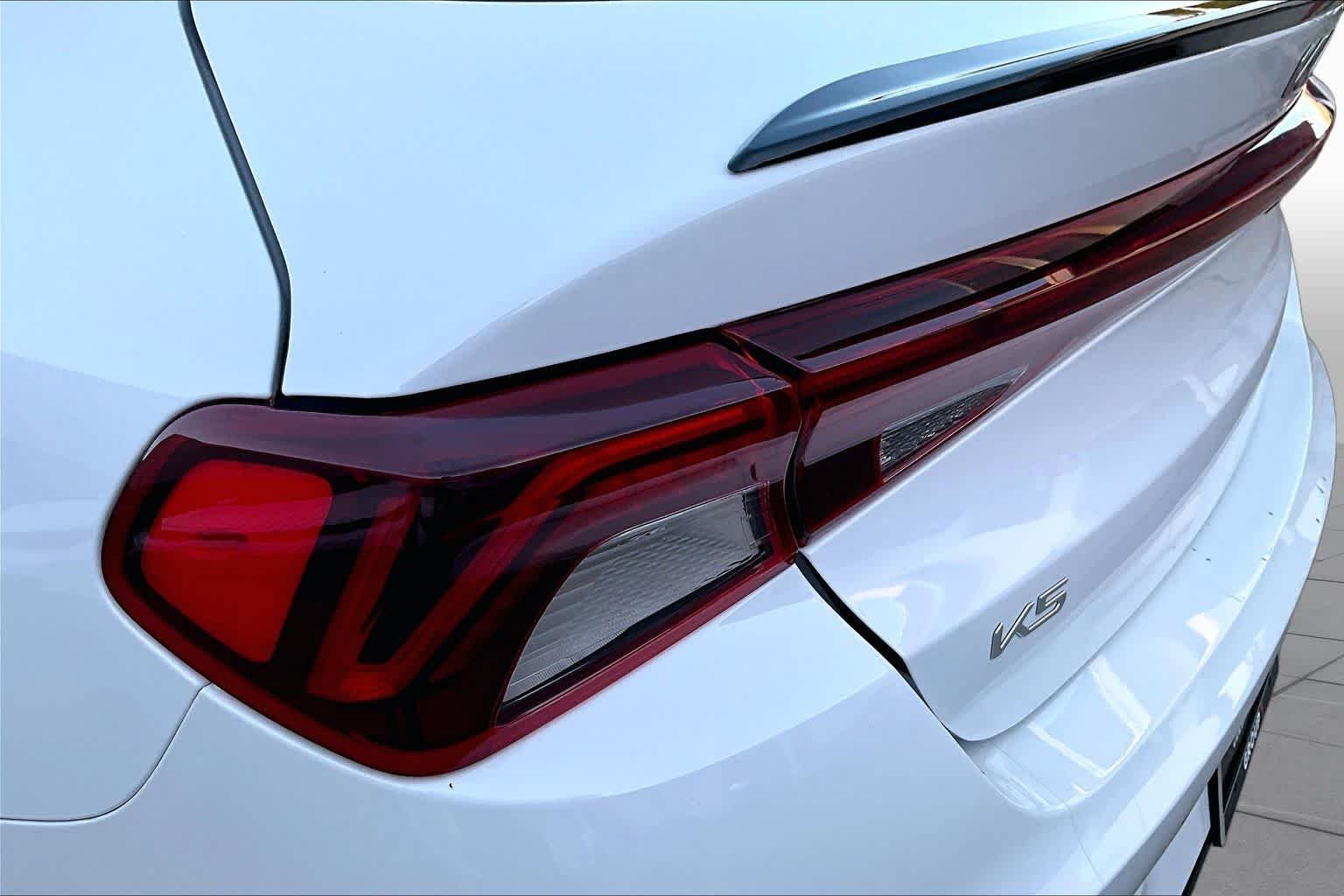 Used 2023 Glacial White Pearl Kia GT-Line image 27