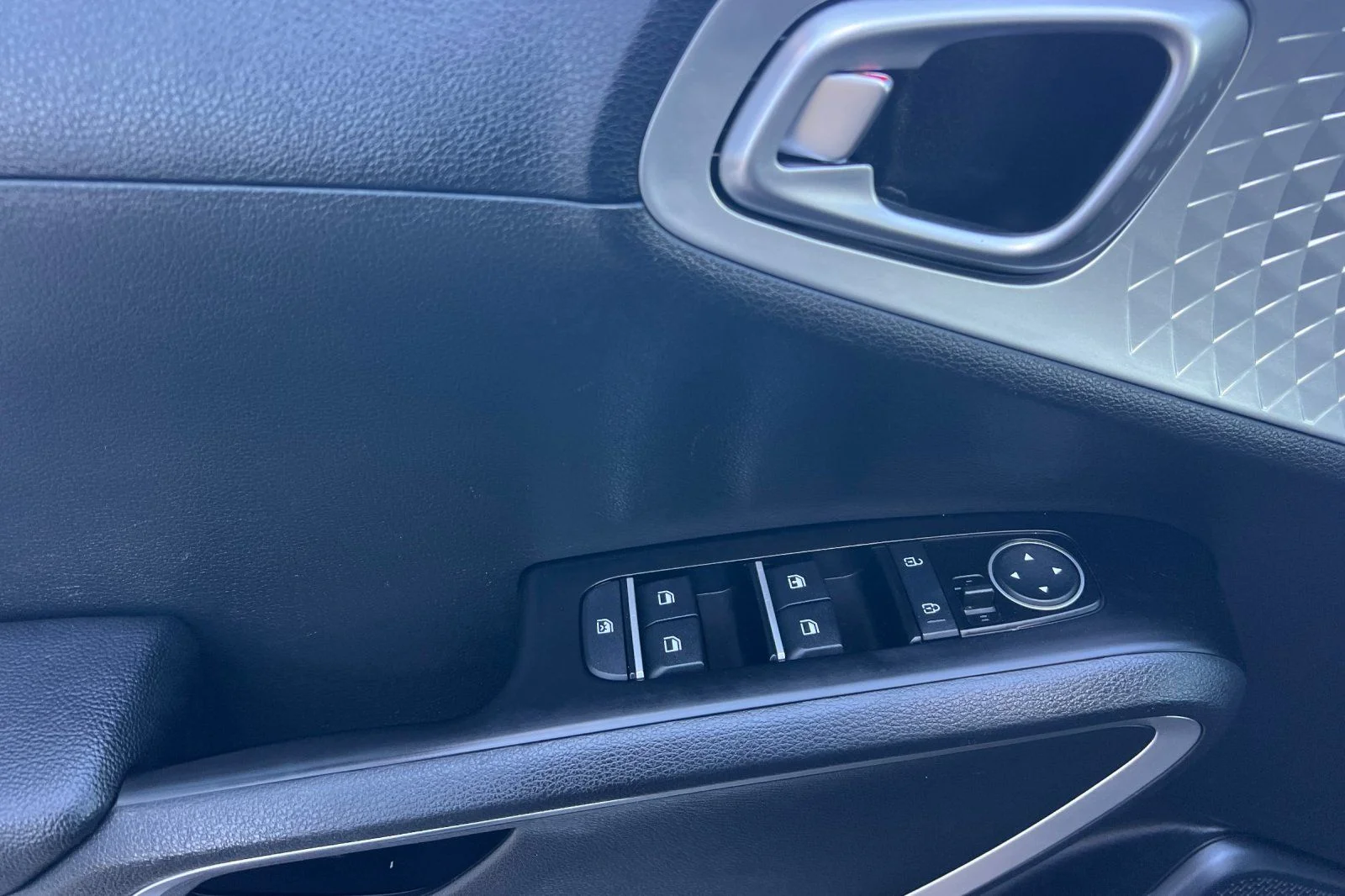 2025 Kia Soul LX - Photo 8