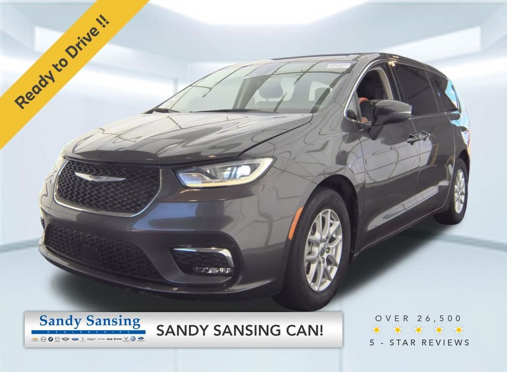 2023 Chrysler Pacifica Touring L's photo