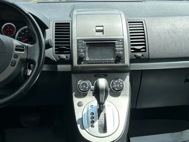 Used 2012 Silver Nissan 2.0 SR image 20