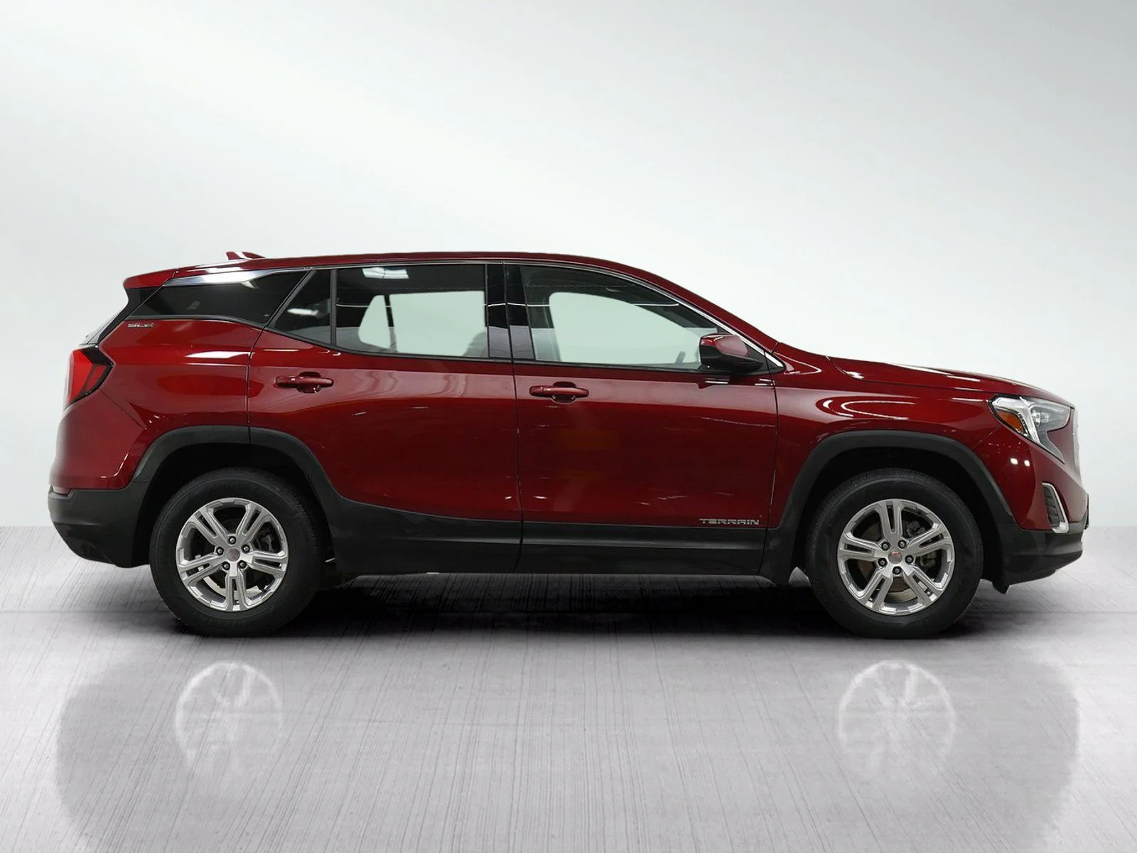 Used 2018 Red Quartz Tintcoat GMC SLE image 6