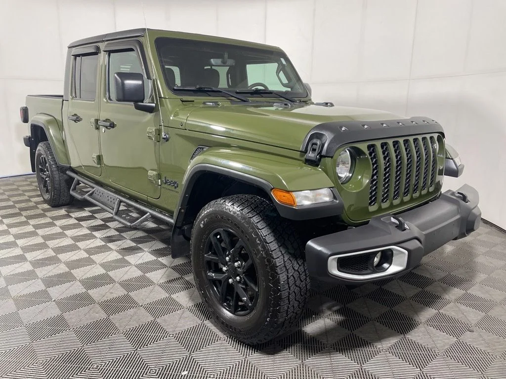2023 Jeep Gladiator Sport S's photo