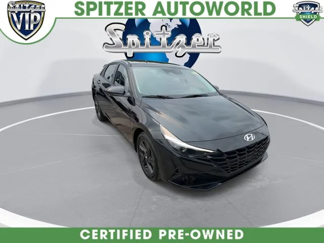 Used 2023 Black Hyundai SEL image 2