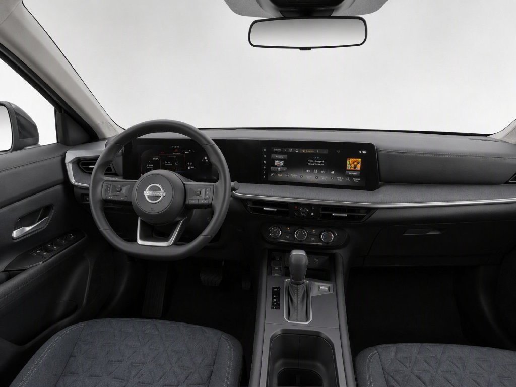 Used 2025 Gray Nissan SV image 27