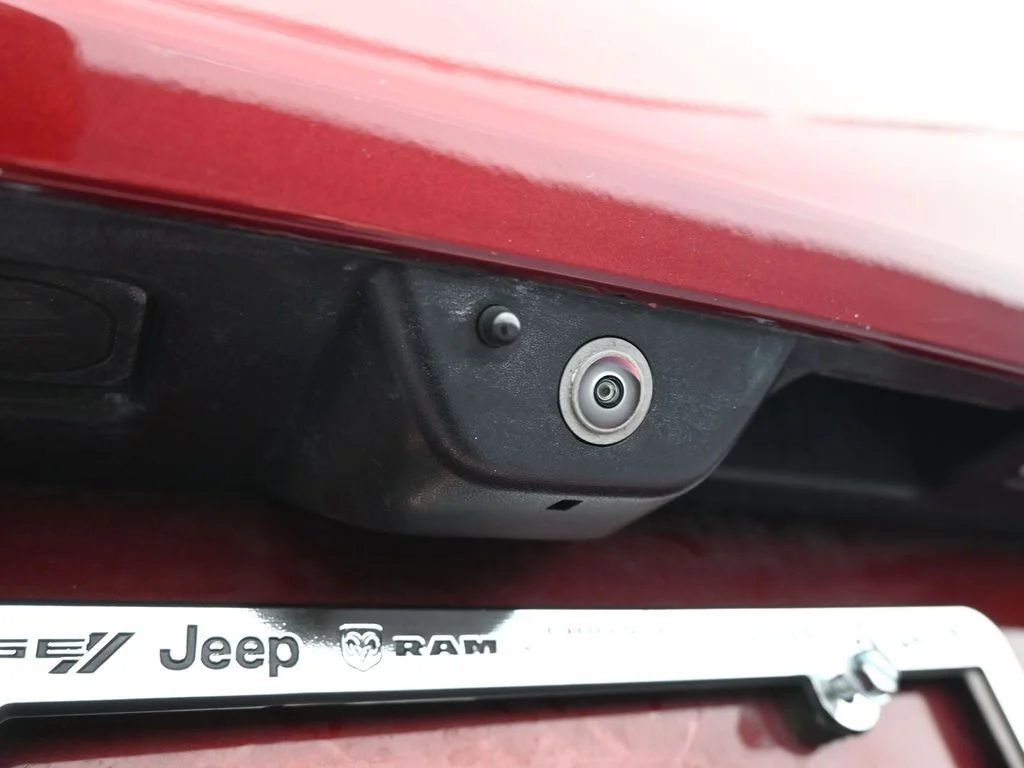 Used 2023 Velvet Red Pearlcoat Jeep Summit image 43