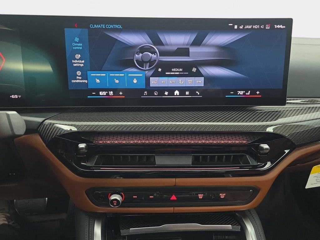 New 2027 Aventurin Red Metallic BMW Competition image 23