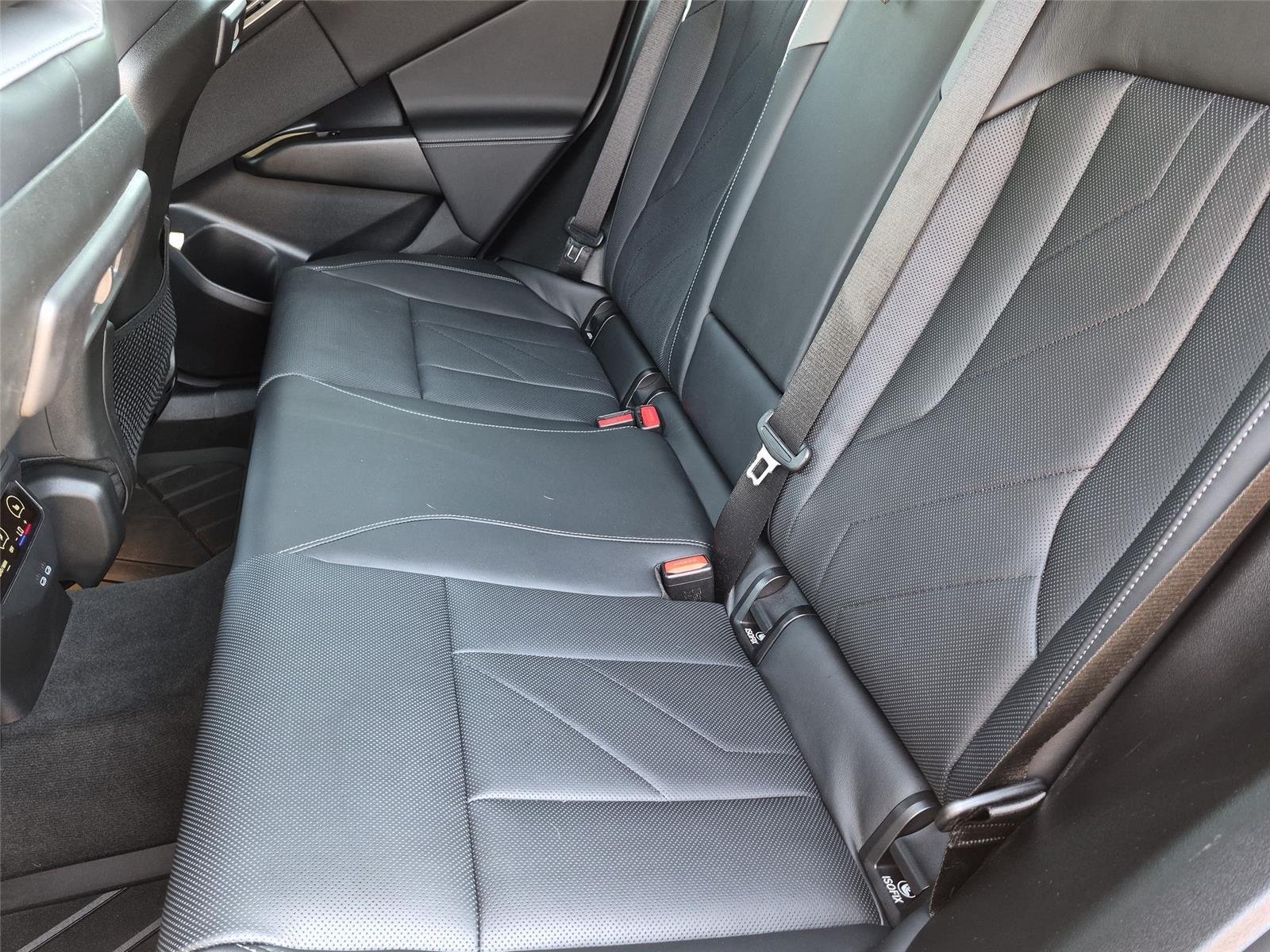 Used 2026 Black Sapphire Metallic BMW M50 xDrive image 30