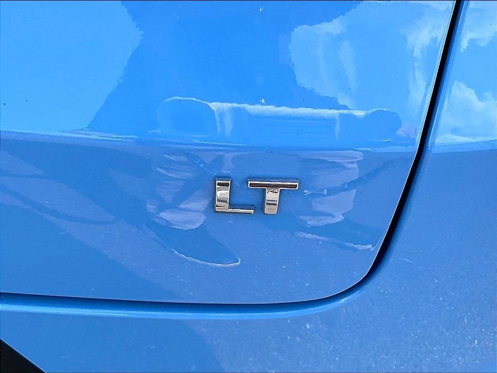 Used 2024 Fountain Blue Chevrolet LT image 27