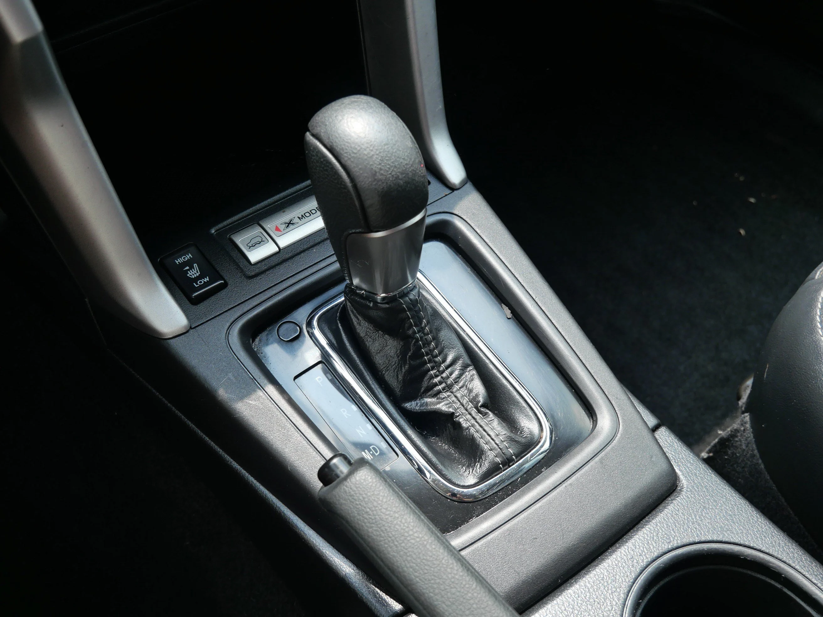 Used 2015 Satin White Pearl Subaru 2.0XT Touring image 24