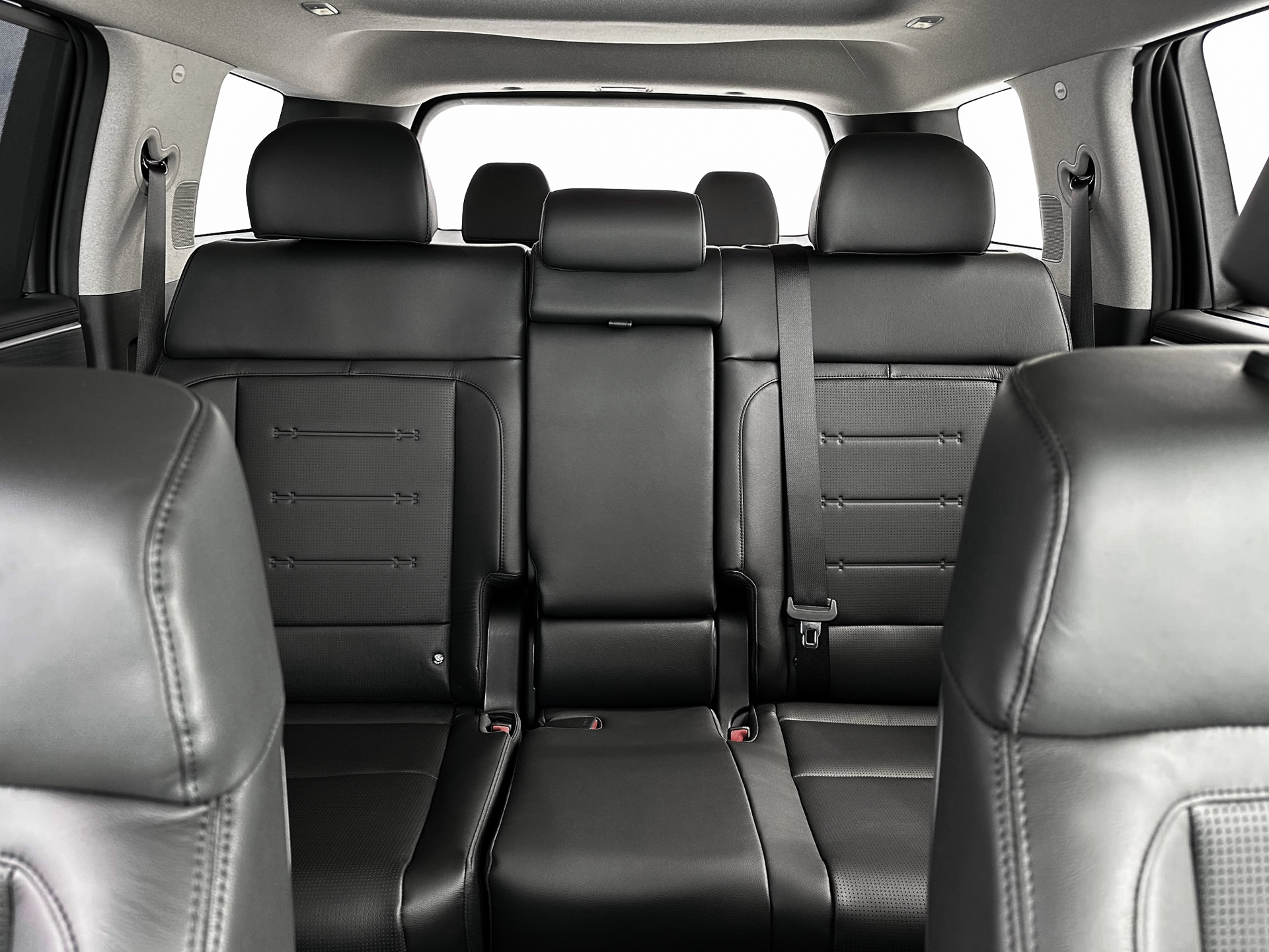 2025 Hyundai Santa Fe Limited - Photo 16