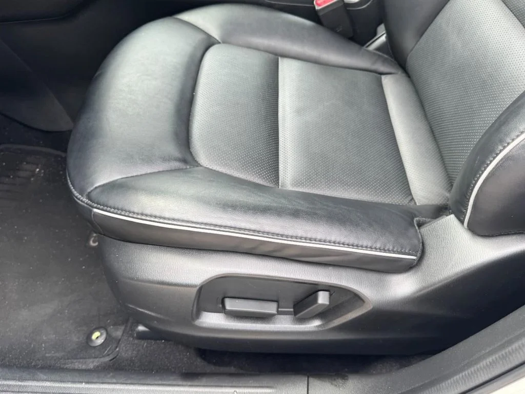Used 2025 Rhodium White Metallic Mazda 2.5 S Select Package image 14