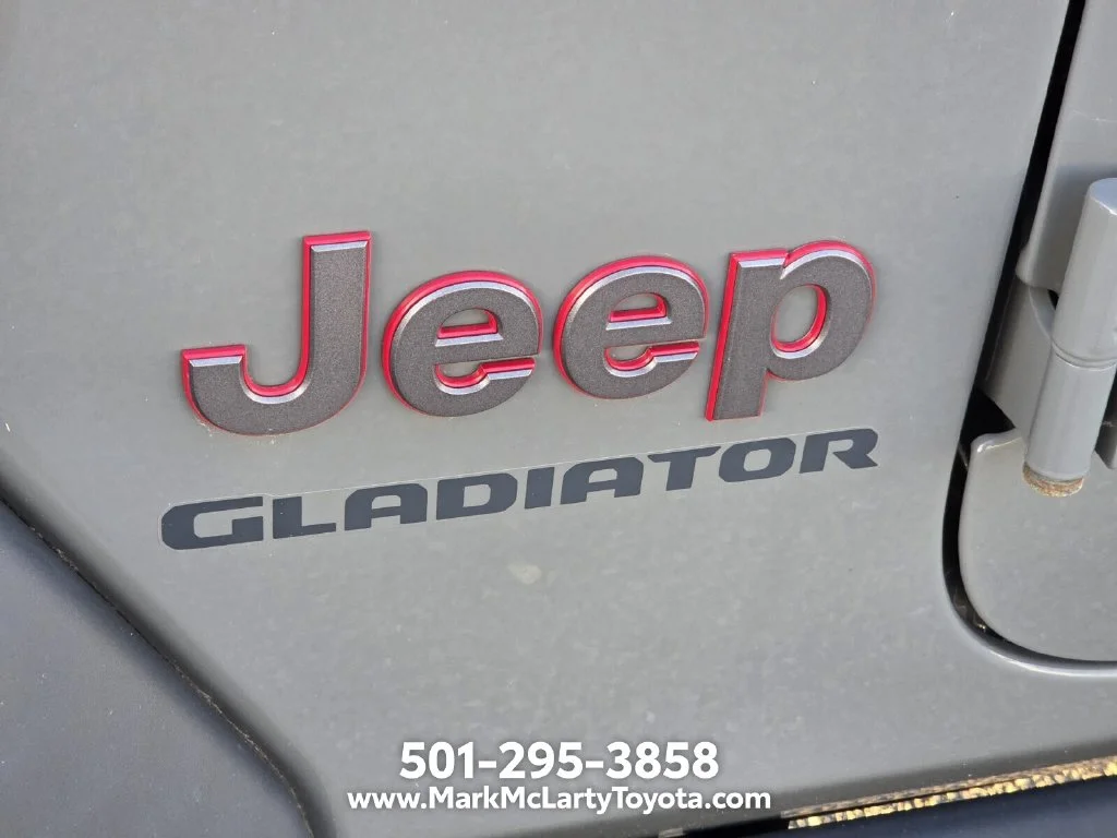 Used 2021 Gray Jeep Rubicon image 10
