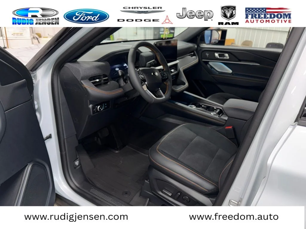 New 2026 White Ford Tremor image 9