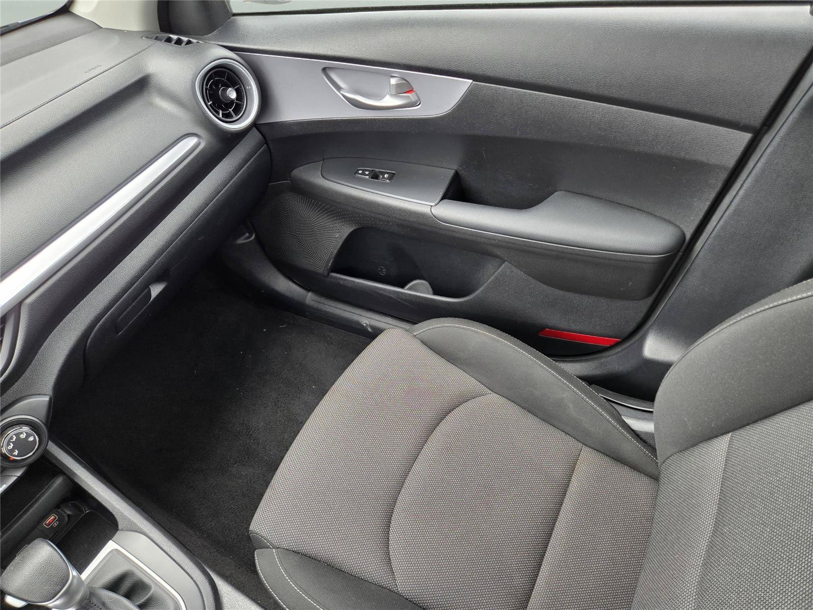 Used 2024 Snow White Pearl Kia LXS image 12