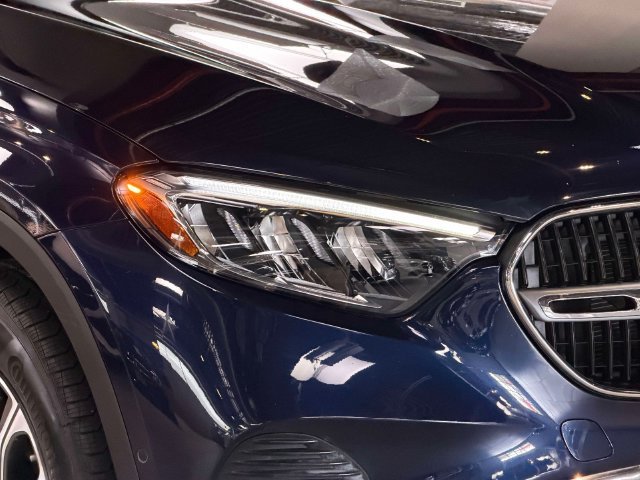 Used 2024 Blue Mercedes-Benz GLC 300 image 9