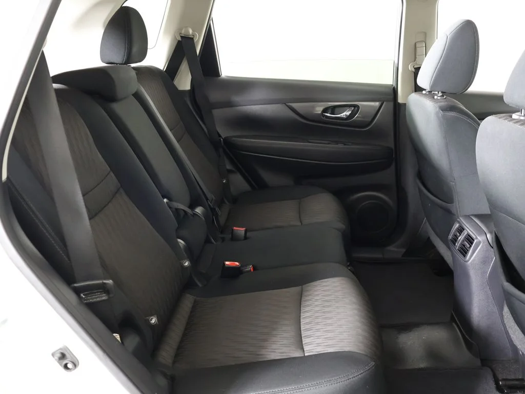 Used 2017 White Nissan SV image 31